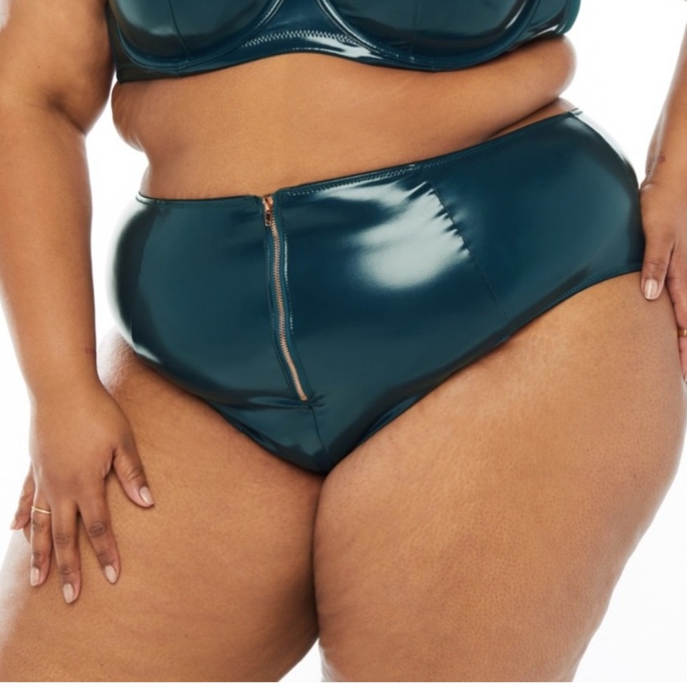 NWT Savage x Fenty Vinny Booty Short - Picture 5 of 7